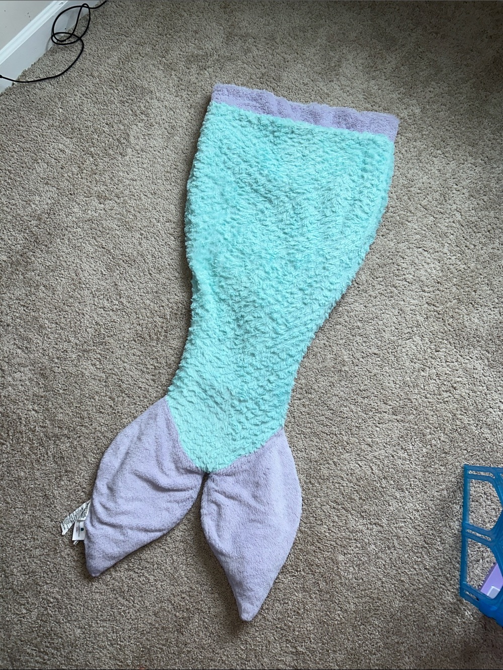 Kids mermaid blanket.